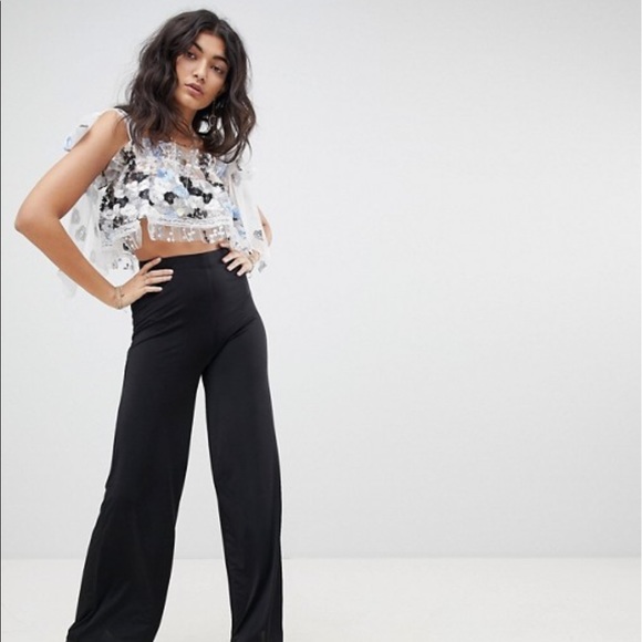 Tie Shoulder Crop Top - Picture 4 of 9